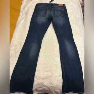 Express Barely Boot Leg 6R NWT Dark Wash